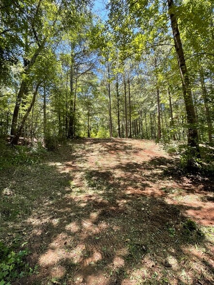 2190 Oakland Industrial Ct, Lawrenceville, GA for sale - Building Photo - Image 2 of 14