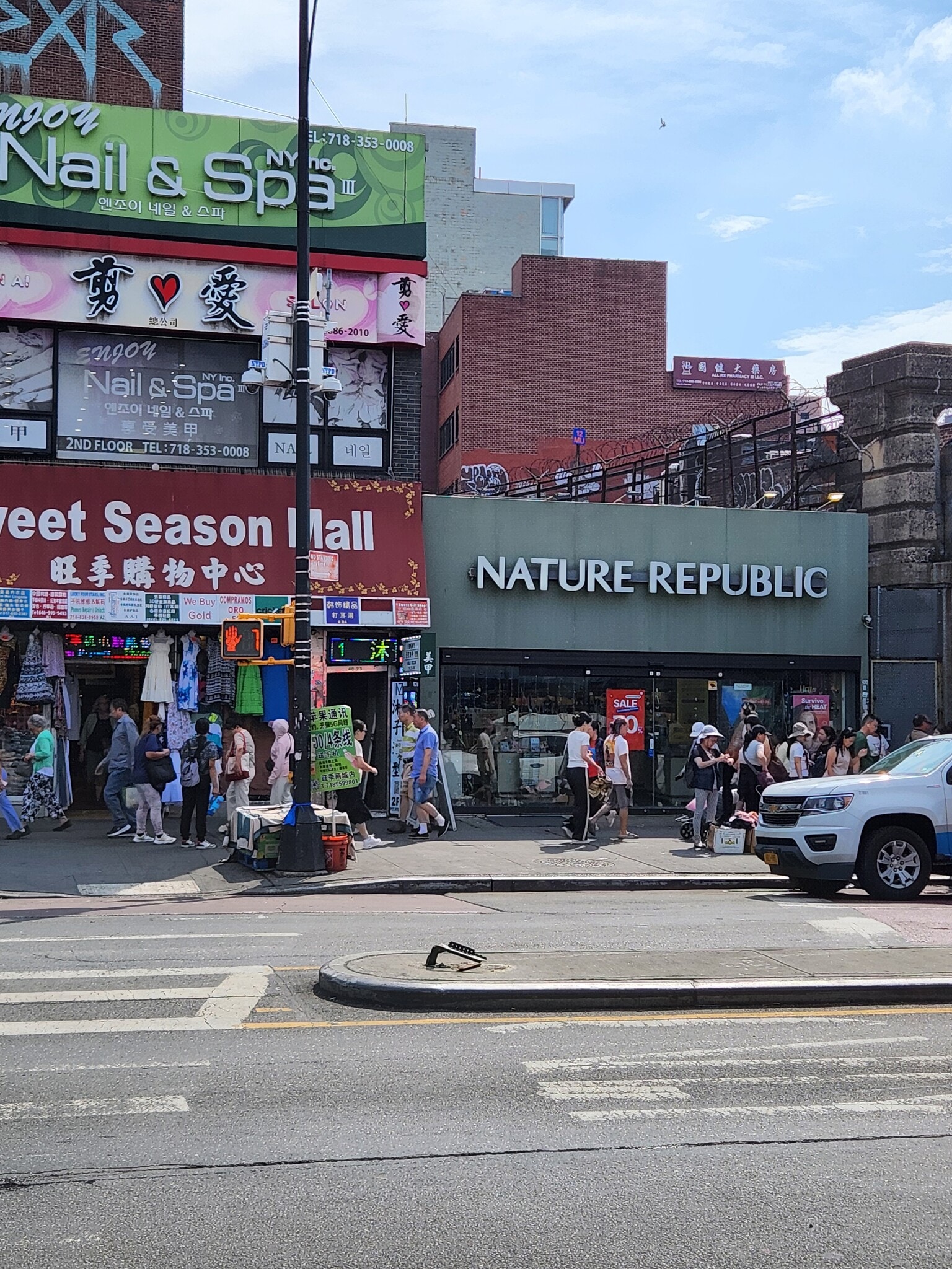 4025 Main St, Flushing, NY for lease Building Photo- Image 1 of 3