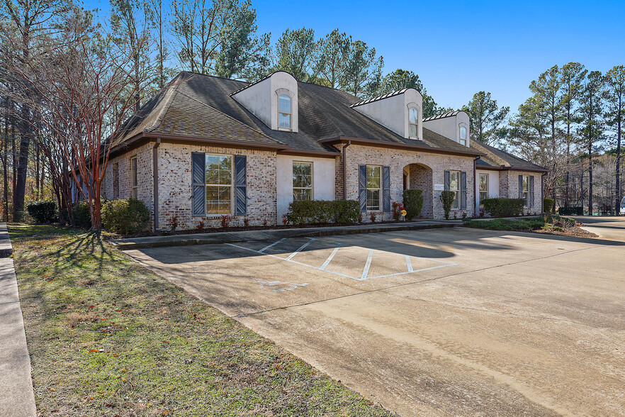 579 Lakeland East Dr, Flowood, MS for lease - Building Photo - Image 2 of 4