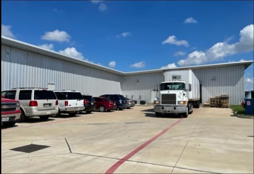8520 Summertree Dr, Houston, TX for lease - Building Photo - Image 3 of 10