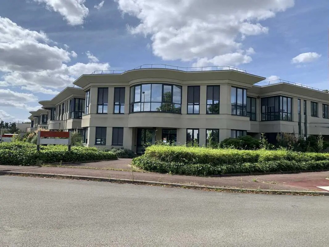 Flex in Créteil for lease Building Photo- Image 1 of 9