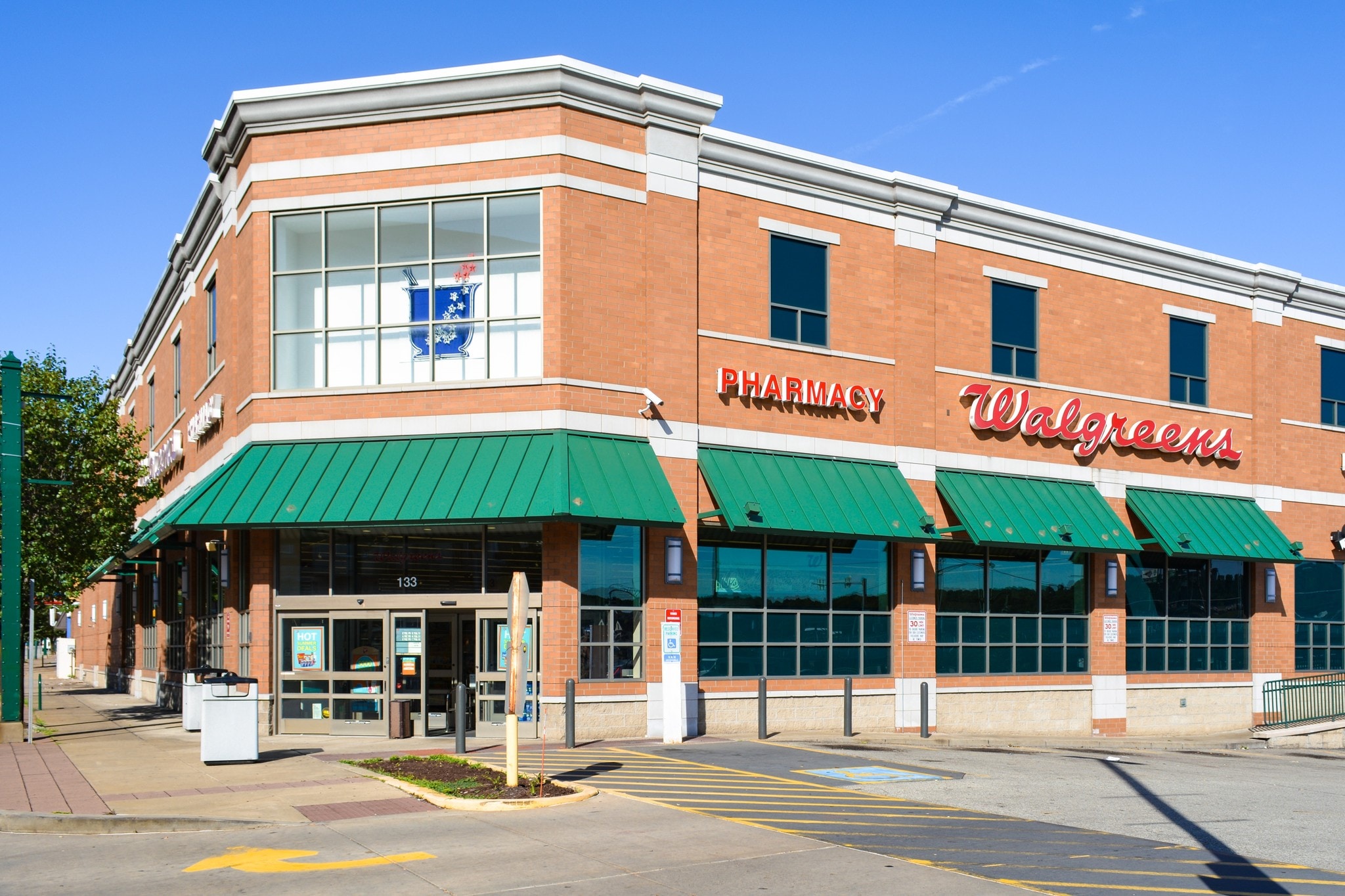 133 W 8th Ave, Homestead, PA for lease Primary Photo- Image 1 of 21