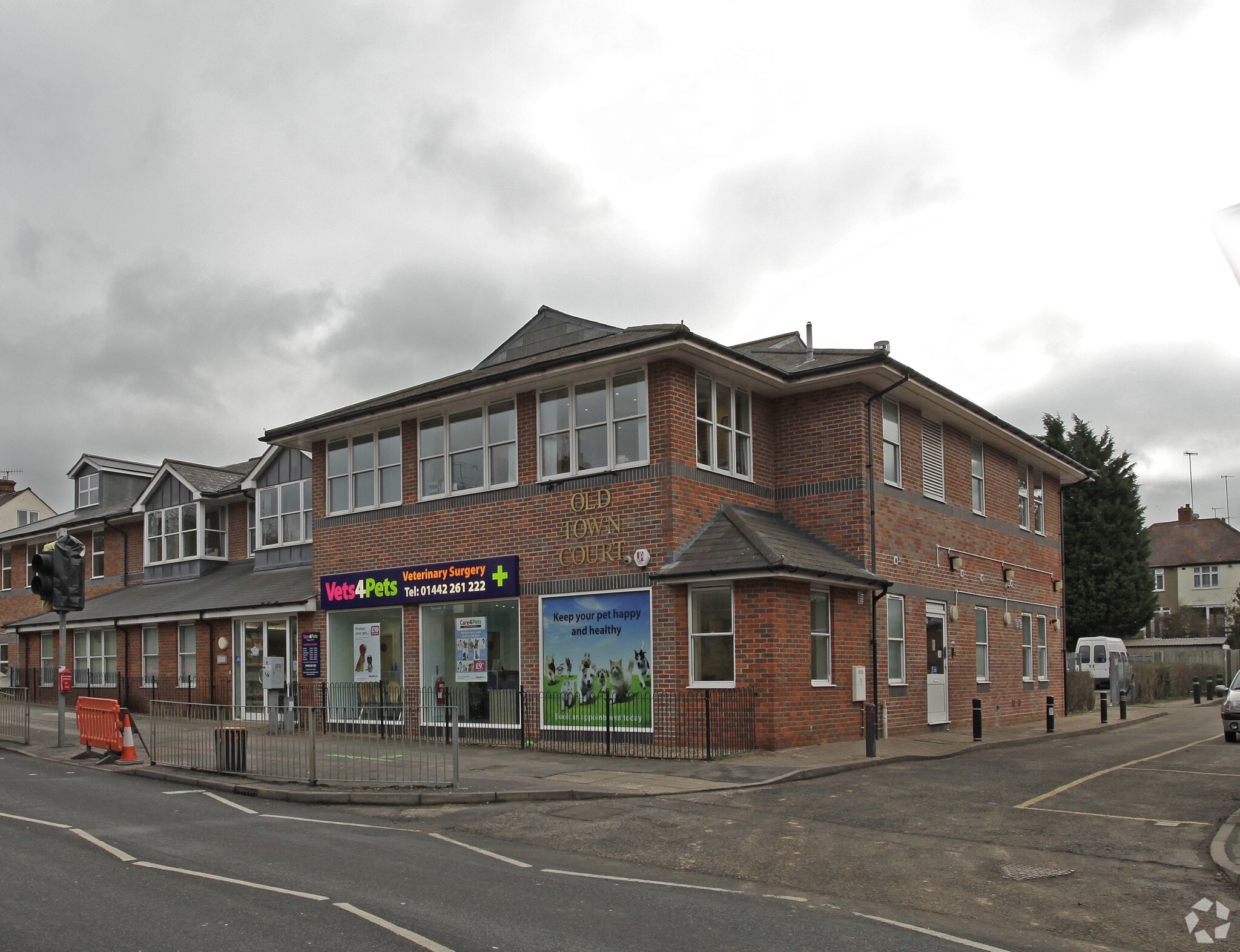 70 Queensway, Hemel Hempstead for sale Primary Photo- Image 1 of 1