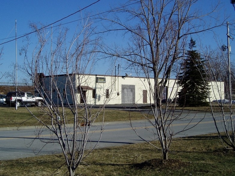 3421 N Benzing Rd, Orchard Park, NY for sale - Primary Photo - Image 1 of 1