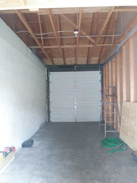 1922 Victoria Ave, Fort Myers, FL for lease - Building Photo - Image 3 of 4