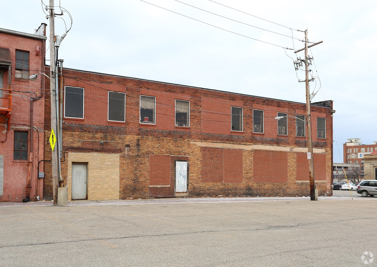 105 E Market St, Akron, OH 44308 Property Record