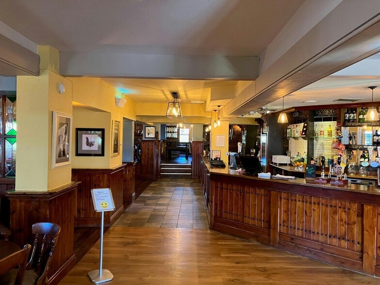 291 Warrington Rd, Warrington for lease - Building Photo - Image 2 of 17