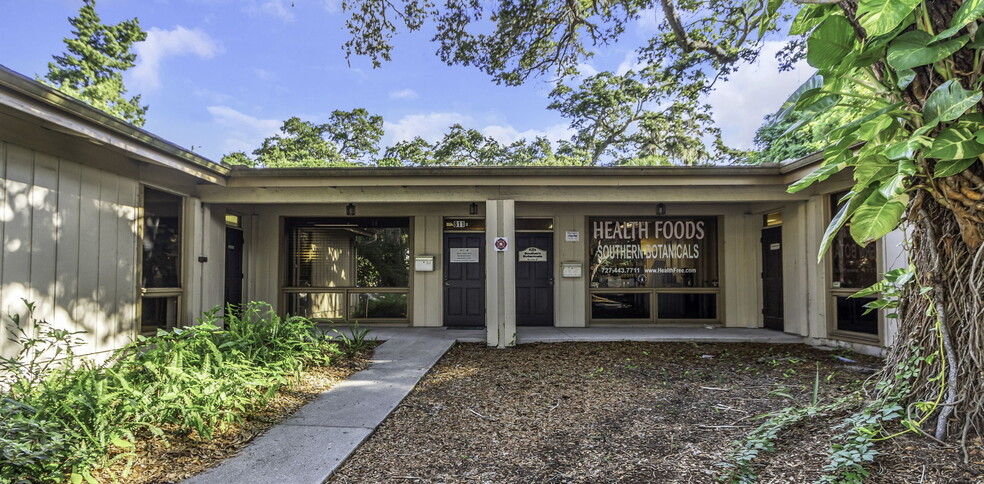 611 S Myrtle Ave, Clearwater, FL for lease - Primary Photo - Image 1 of 35