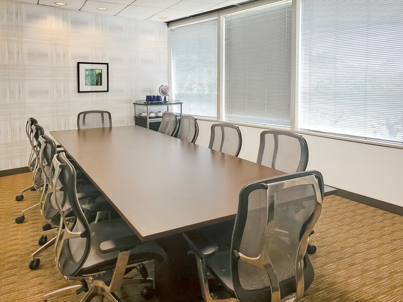 8875 Hidden River Pkwy, Tampa, FL for lease - Interior Photo - Image 3 of 14