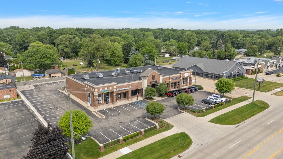 52021-52045 Van Dyke Ave, Shelby Township, MI for lease - Building Photo - Image 3 of 6