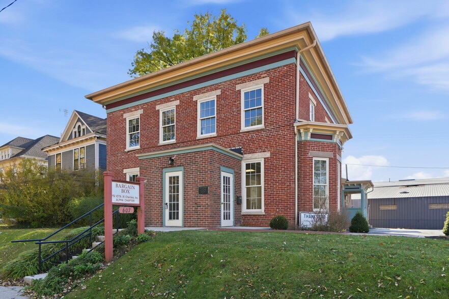 607 E Charles St, Muncie, IN for sale - Building Photo - Image 1 of 30