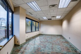 1250 Northland Dr, Saint Paul, MN for lease Interior Photo- Image 2 of 4