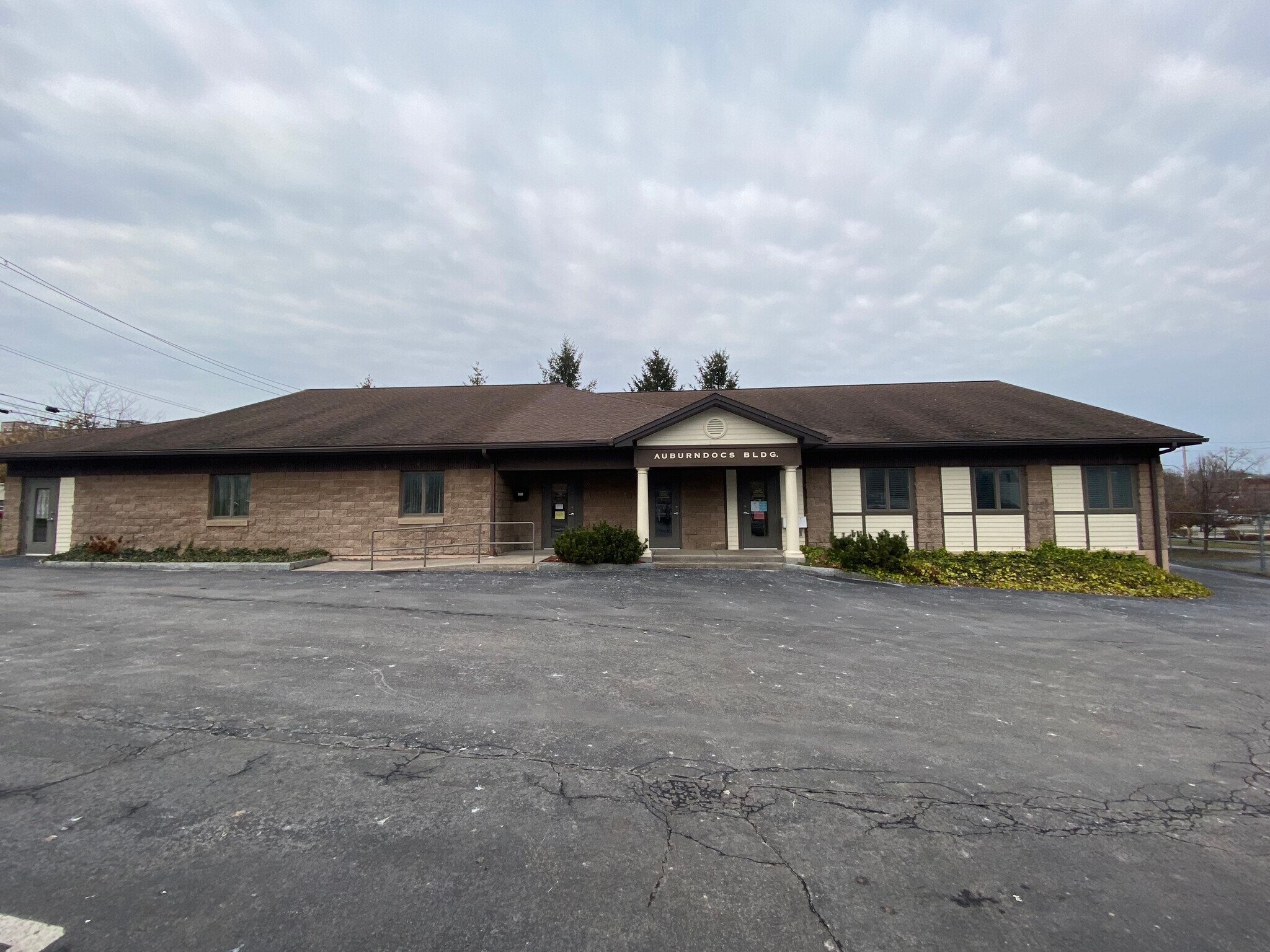 8 Hulbert St, Auburn, NY 13021 Office/Medical for Lease