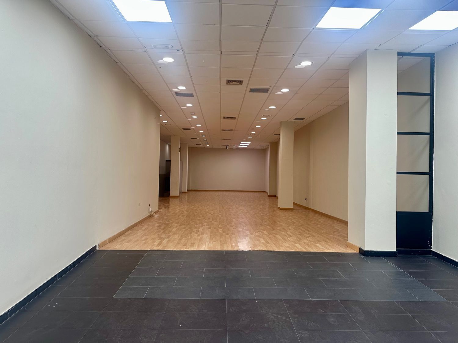Retail in Las Palmas de Gran Canaria for sale Interior Photo- Image 1 of 14