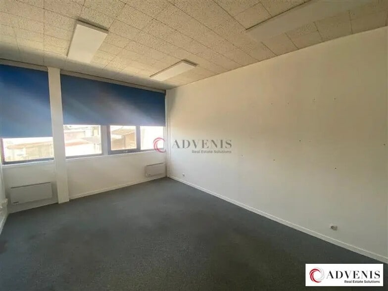 Office in Bègles for lease - Interior Photo - Image 3 of 12