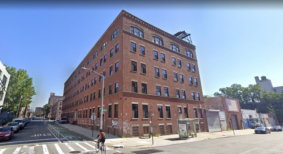780 E 135th St, Bronx, NY for sale - Building Photo - Image 1 of 1