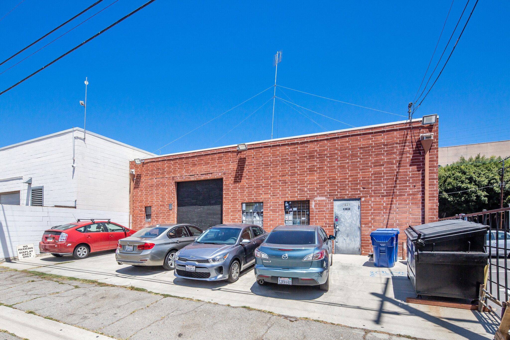 1831 Pontius Ave, Los Angeles, CA 90025 - Free-Standing Gem Building ...