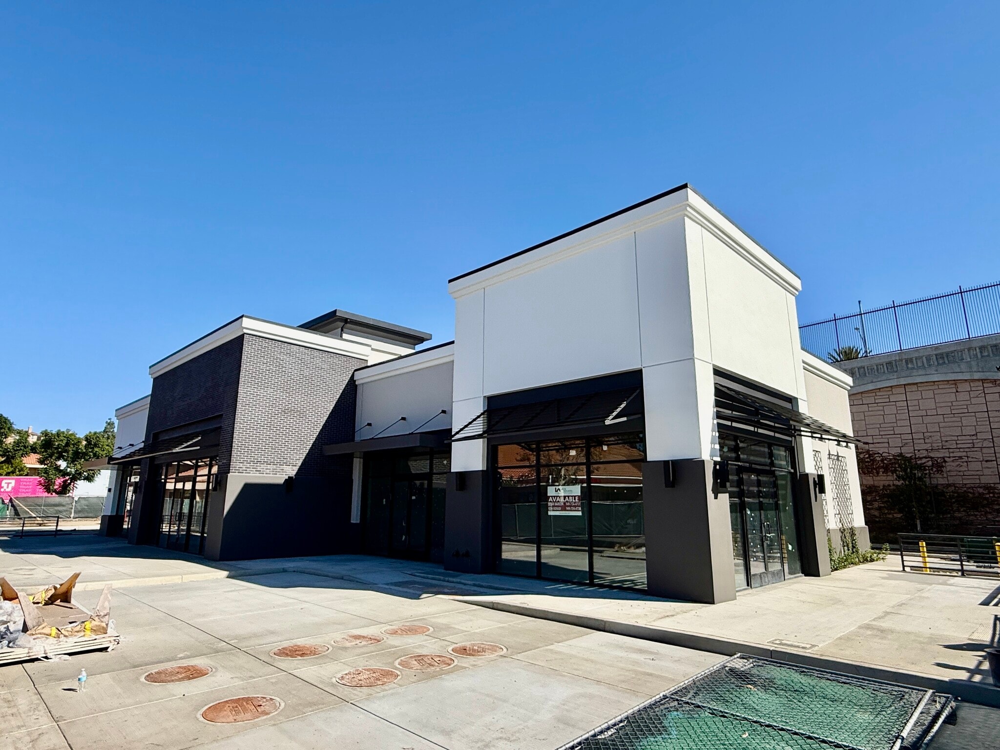 2095 E Orangethorpe Ave, Placentia, CA for lease Interior Photo- Image 1 of 5