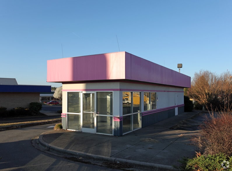 2434 Lewisville Clemmons Rd, Clemmons, NC for sale - Primary Photo - Image 1 of 6