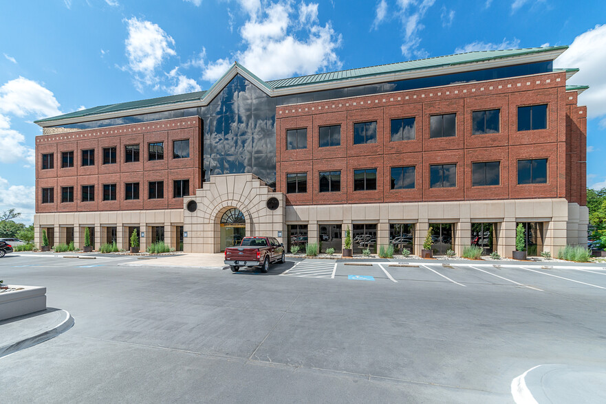 3860 W Northwest Hwy, Dallas, TX for lease - Building Photo - Image 1 of 11