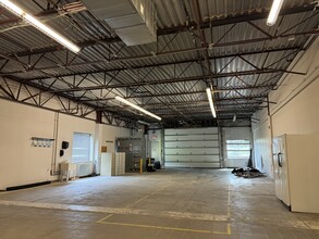 240 Larkin Williams Ind Ct, Fenton, MO for lease Interior Photo- Image 2 of 5