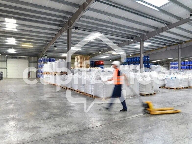 Office in Bourgoin-Jallieu for sale - Interior Photo - Image 2 of 4