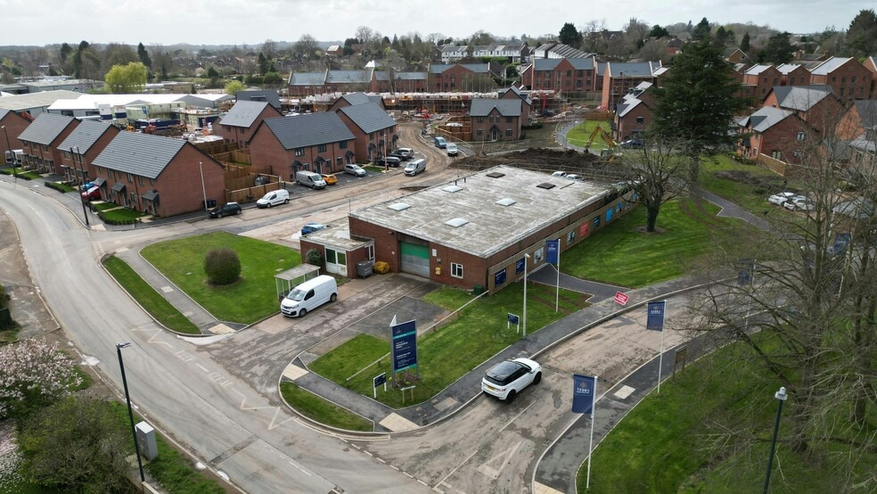 Montague Rd, Warwick for lease - Building Photo - Image 1 of 5