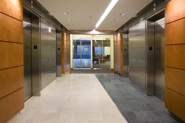 3120 Fairview Park Dr, Falls Church, VA for lease - Lobby - Image 1 of 5