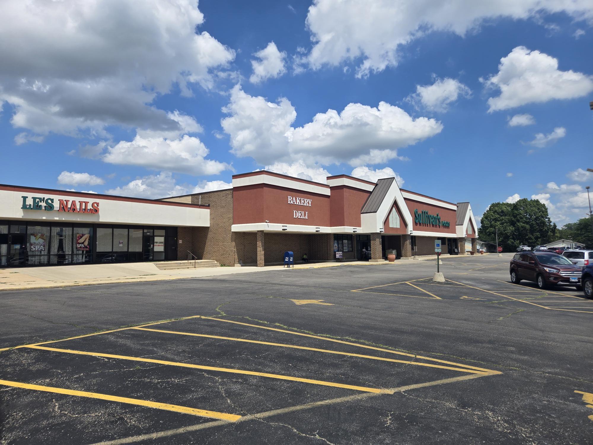 2000-2030 W Galena Ave, Freeport, IL for lease Building Photo- Image 1 of 4