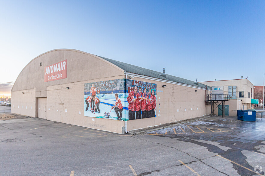 10607 Princess Elizabeth Ave NW, Edmonton, AB for sale - Building Photo - Image 3 of 6