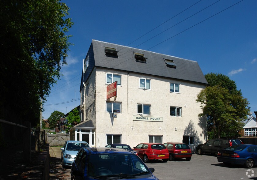 Meadrow, Godalming, GU7 3HJ