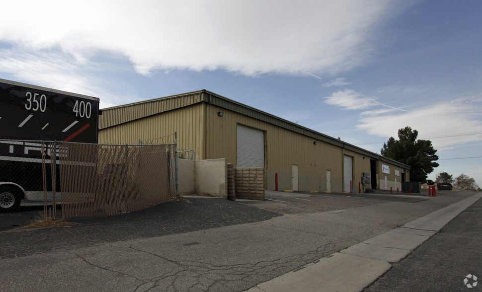 15330 Tamarack Dr, Victorville, CA for lease - Building Photo - Image 3 of 14