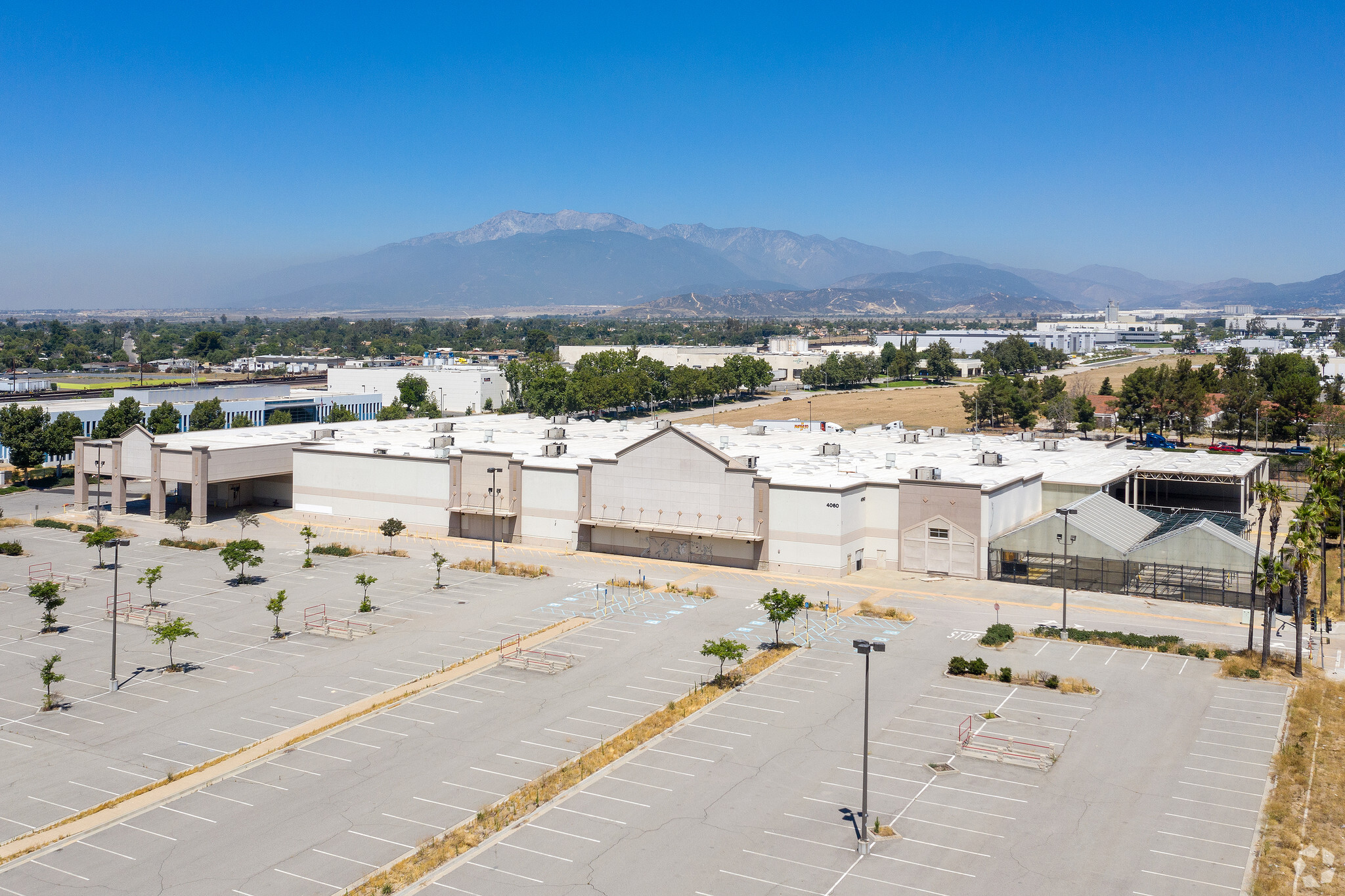 4060 N Hallmark Pky, San Bernardino, CA for sale Primary Photo- Image 1 of 1