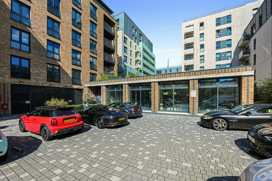 1-6 Centric Clos, London for lease - Primary Photo - Image 1 of 8