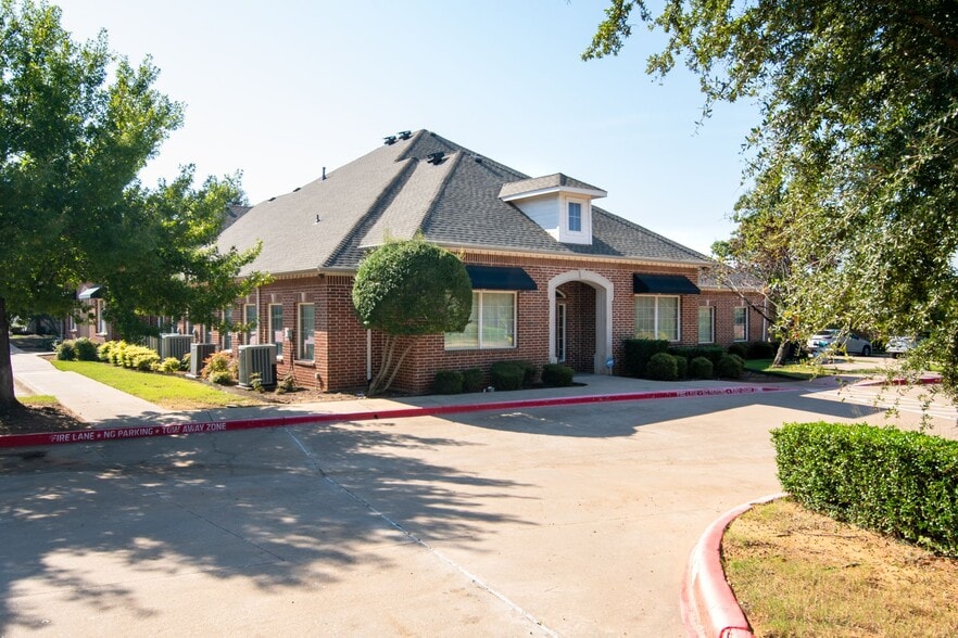 2563 SW Grapevine Pky, Grapevine, TX for sale - Building Photo - Image 3 of 4