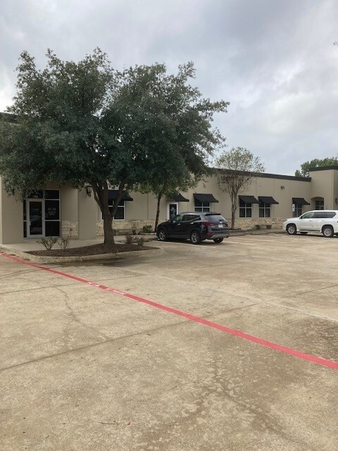 1241 W Green Oaks Blvd, Arlington, TX 76013 - Office for Lease | LoopNet