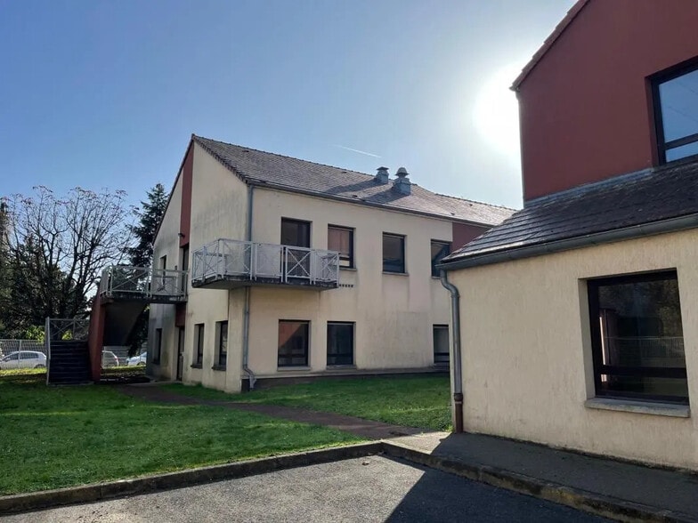 Flex in Montmorency for lease - Building Photo - Image 1 of 17