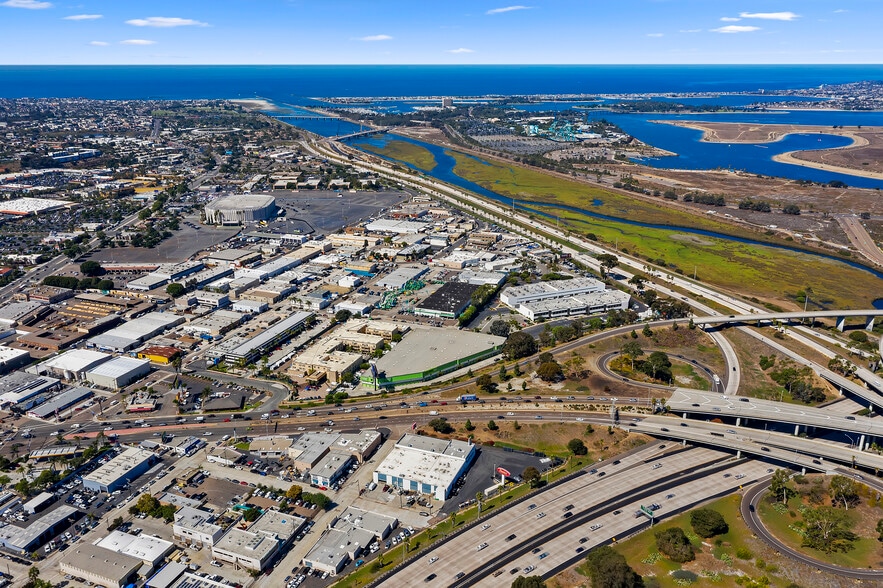 3950-3970 Hicock St, San Diego, CA for sale - Building Photo - Image 2 of 5