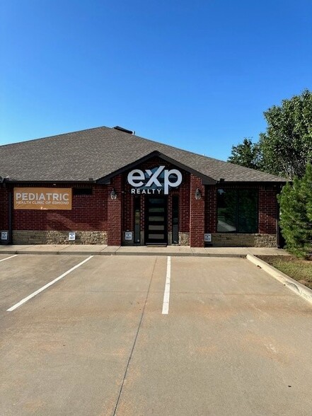 2216 NW 164th, Edmond, OK for lease - Building Photo - Image 2 of 11