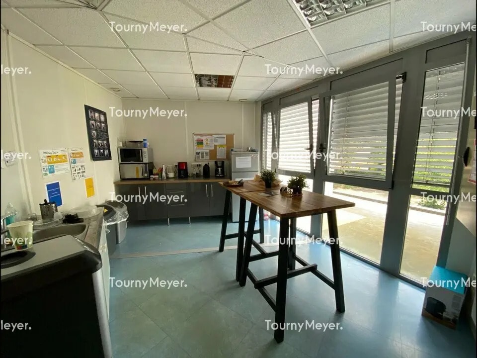 Office in Saint-Herblain for sale Interior Photo- Image 1 of 2