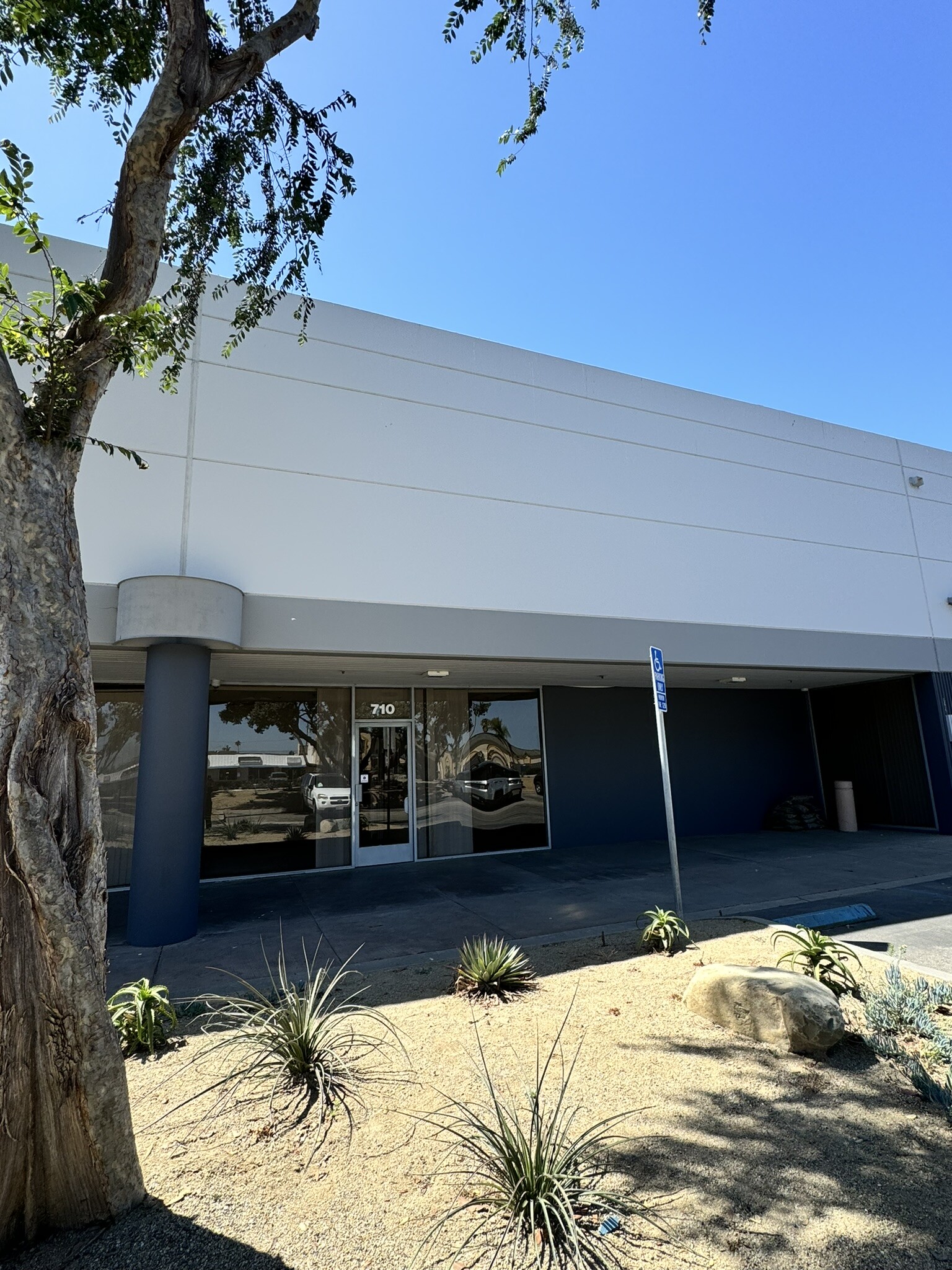 610-760 W Hueneme Rd, Oxnard, CA for lease Building Photo- Image 1 of 11