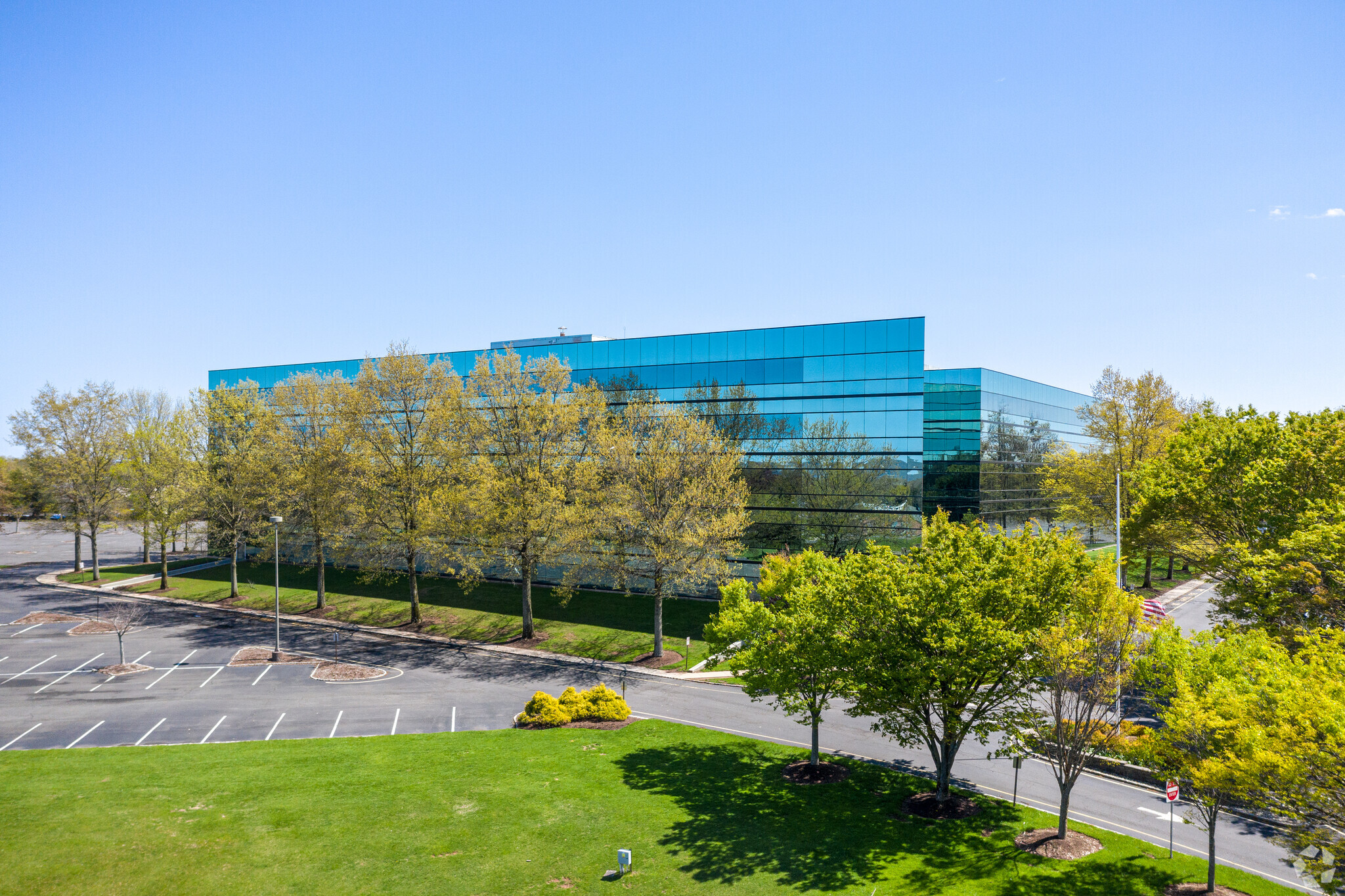 400 Atrium Dr, Somerset, NJ for sale Building Photo- Image 1 of 1