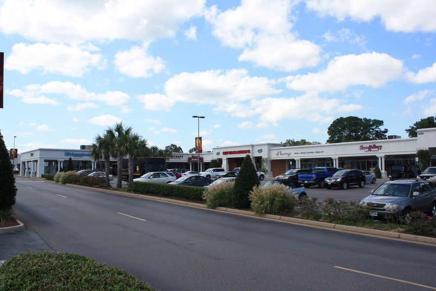 1554-1560 Laskin Rd, Virginia Beach, VA for lease - Building Photo - Image 2 of 6