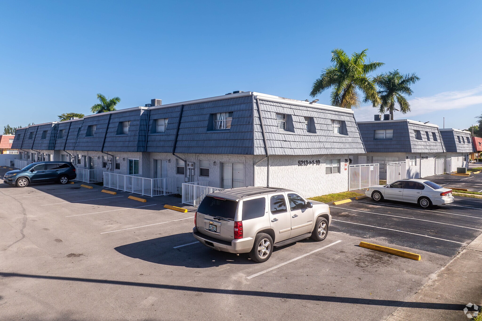 5420 NW 27th St, Lauderhill, FL for sale Primary Photo- Image 1 of 1