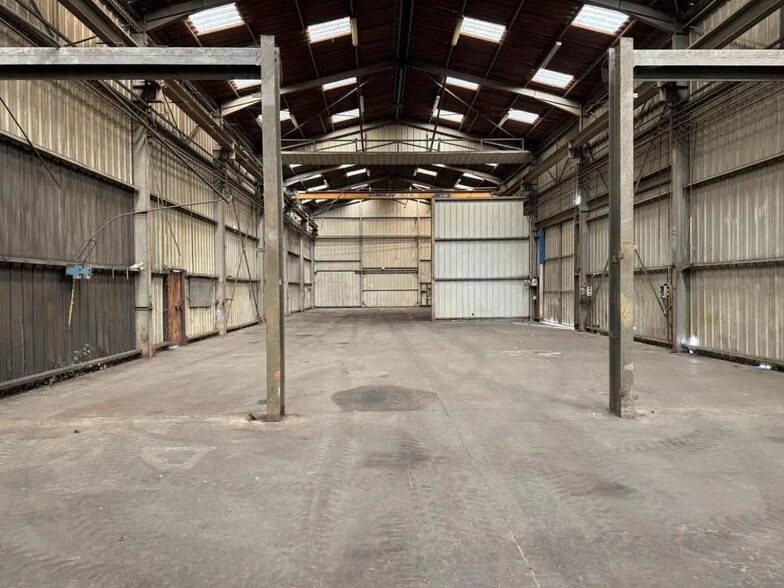 Flex in Brains for lease - Interior Photo - Image 3 of 5