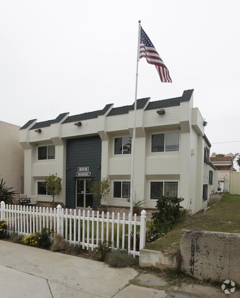 305 17th St, Huntington Beach, CA for sale - Primary Photo - Image 1 of 3