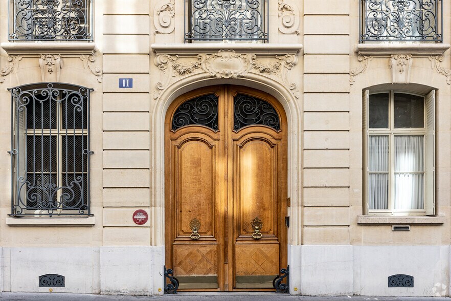 11 Rue Roquépine, Paris for lease - Building Photo - Image 2 of 7