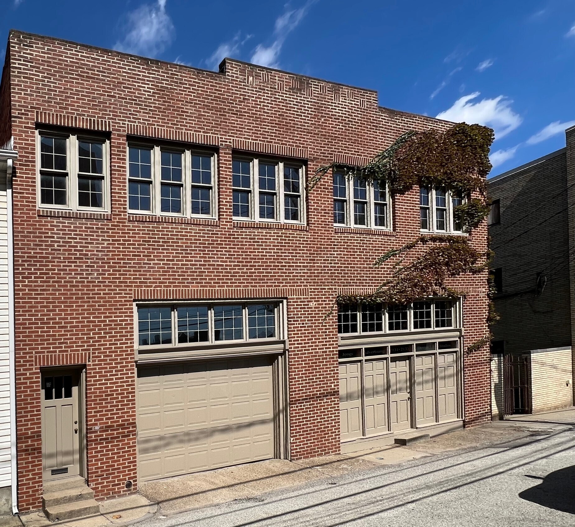 2131 Wrights Way, Pittsburgh, PA for sale Primary Photo- Image 1 of 1