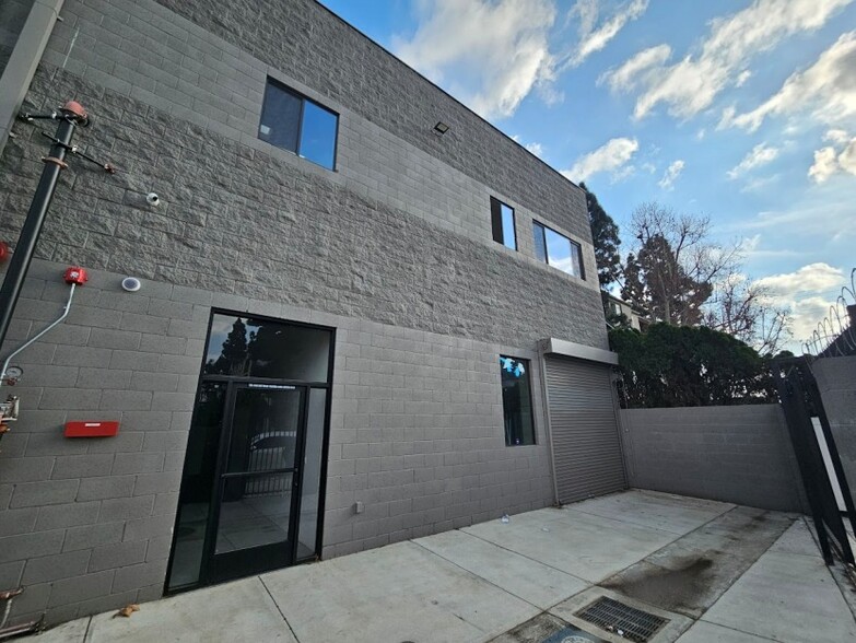 2614 S Central Ave, Los Angeles, CA for lease - Building Photo - Image 2 of 19