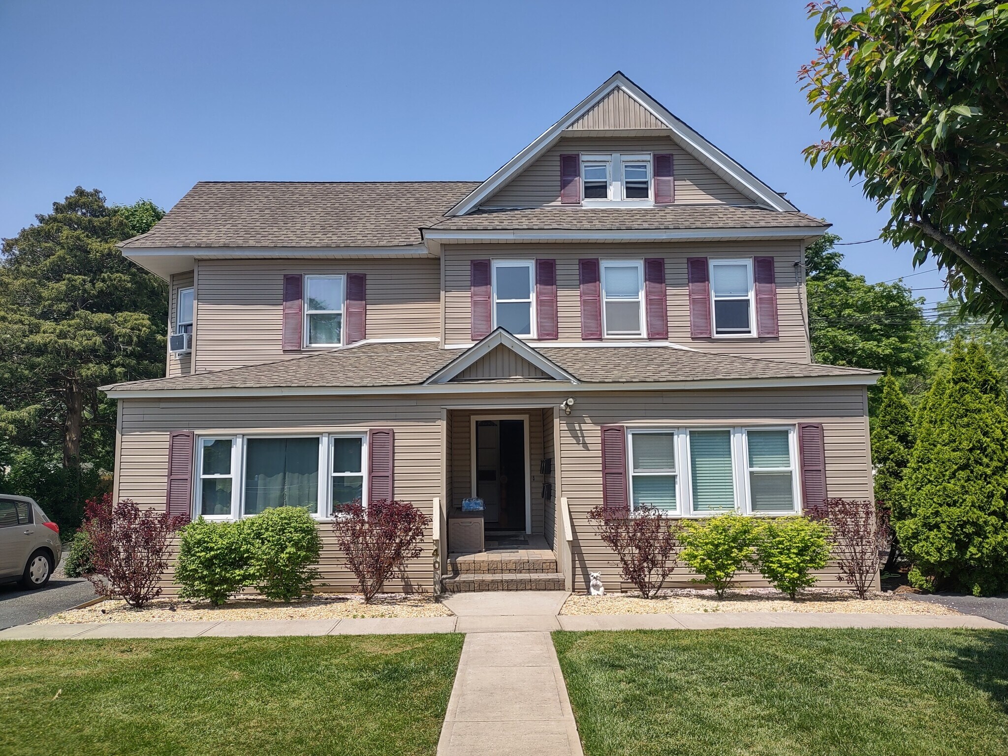 40 Tyler Ave, West Sayville, NY for sale Primary Photo- Image 1 of 1